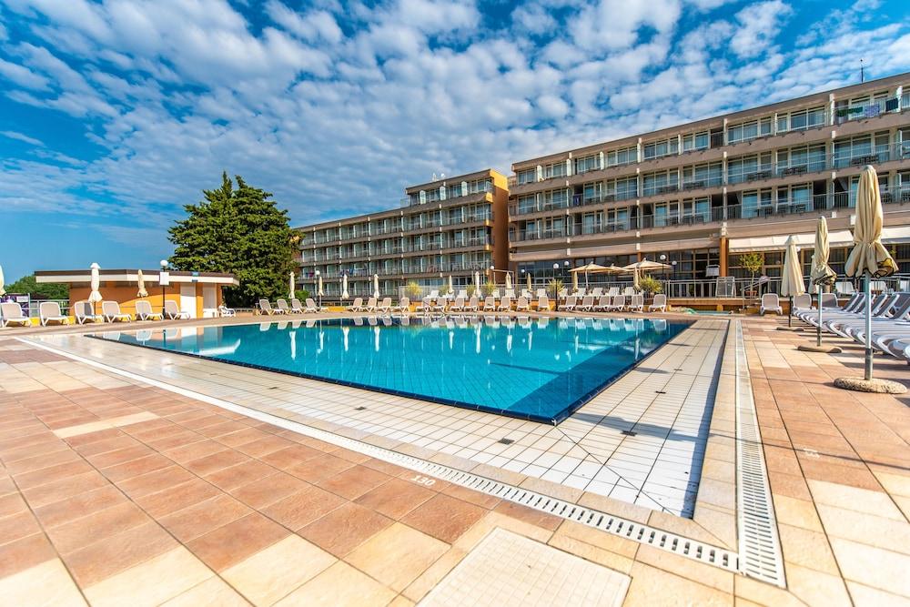 Arena Hotel Holiday Medulin Dış mekan fotoğraf