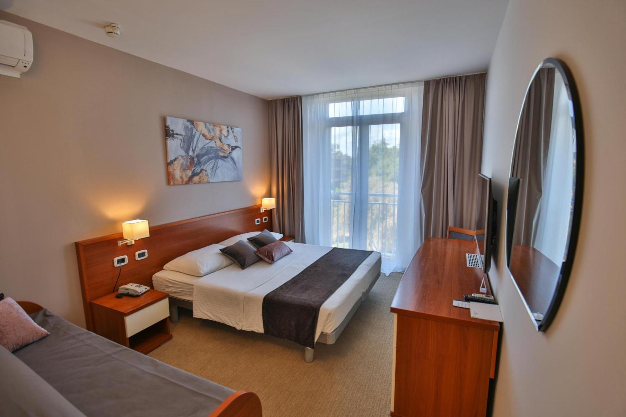 Arena Hotel Holiday Medulin Dış mekan fotoğraf