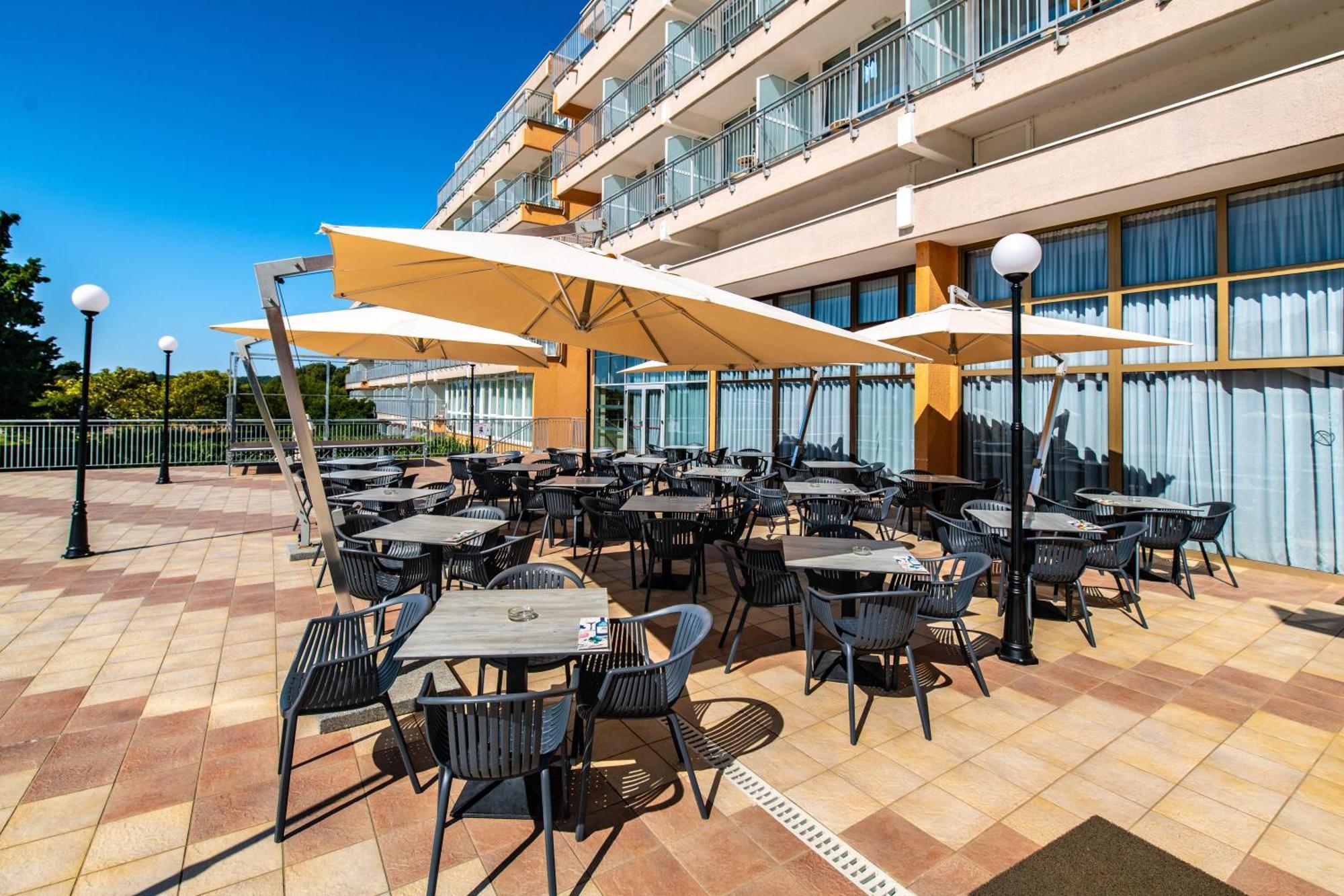 Arena Hotel Holiday Medulin Dış mekan fotoğraf