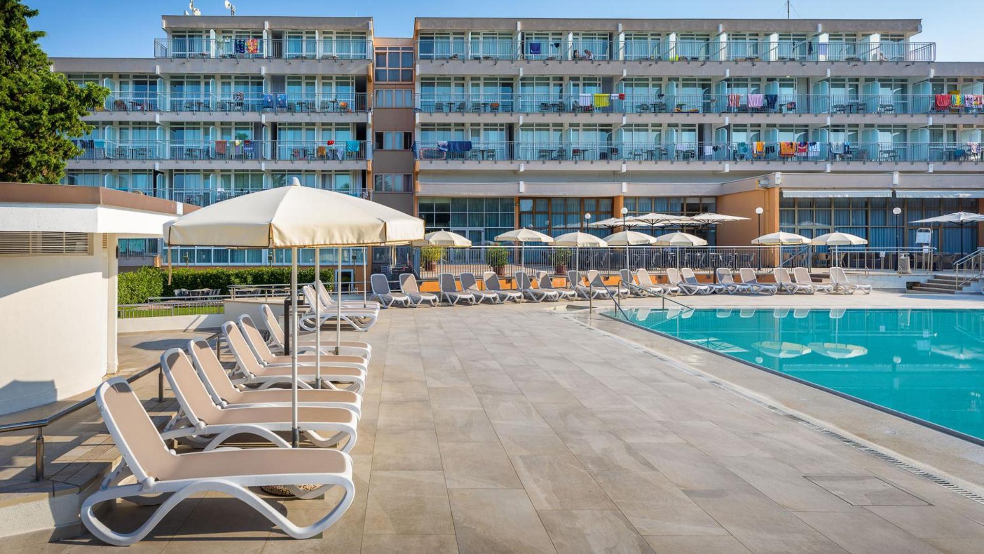 Arena Hotel Holiday Medulin Dış mekan fotoğraf