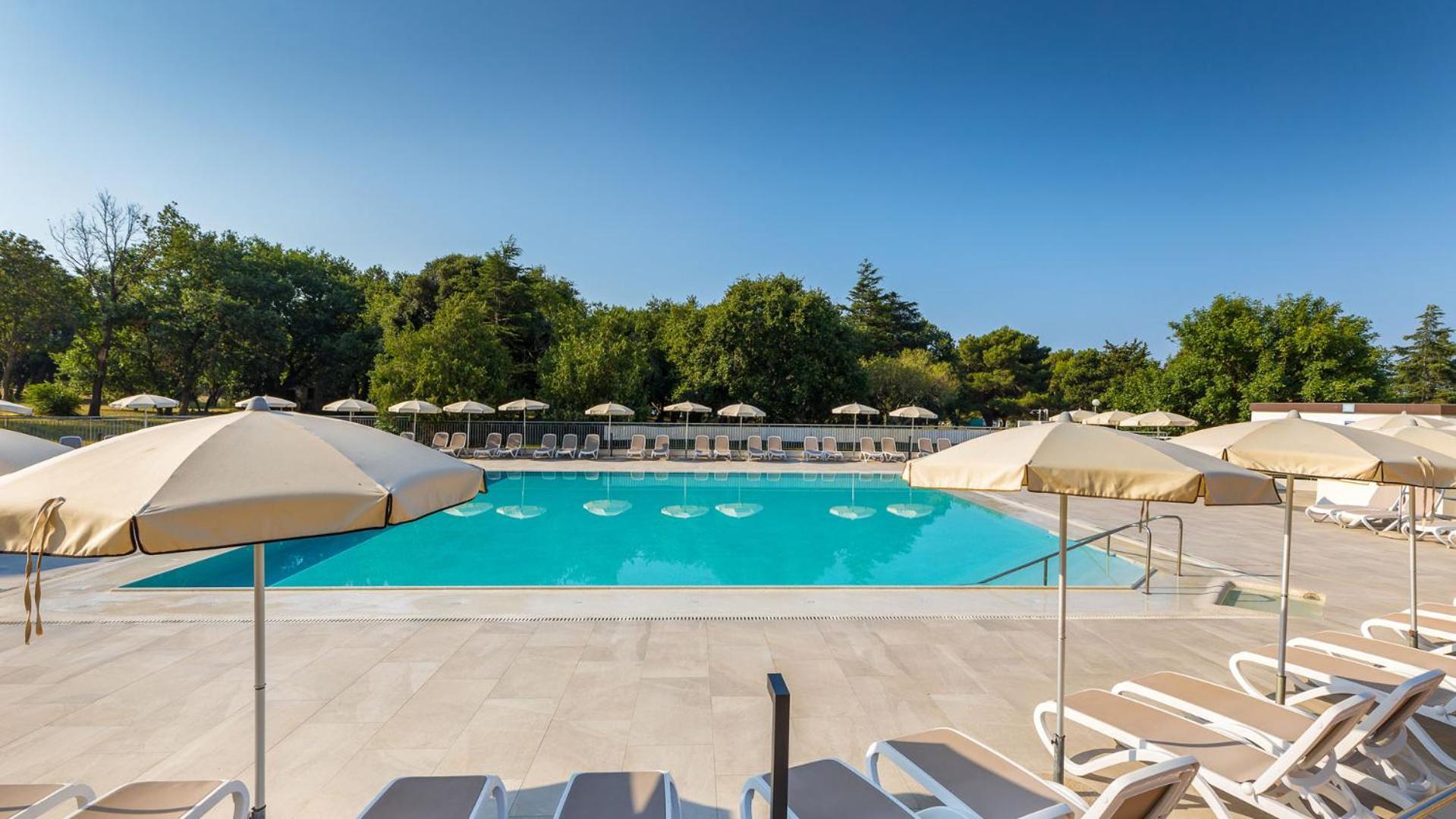 Arena Hotel Holiday Medulin Dış mekan fotoğraf